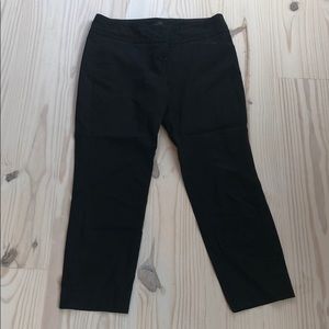 The Limited Black Exact Stretch Capris, Size 6